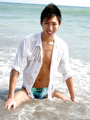 Sexy boy from Tokyo Leo Oda