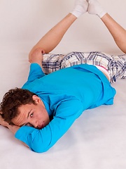 19 y.o. first-time homo Alex Newmann is posing on the floor