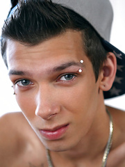 Skater boy Axel Ducharme masturbation
