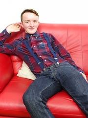 Smooth twink Brett Wright busts a nut over his stomach.