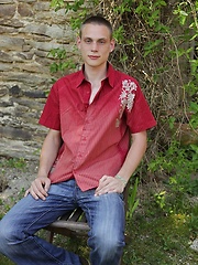 Cute twink Franky busts a big nut outdoors.