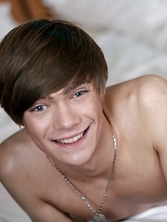 teen gay boy model Noah Matous